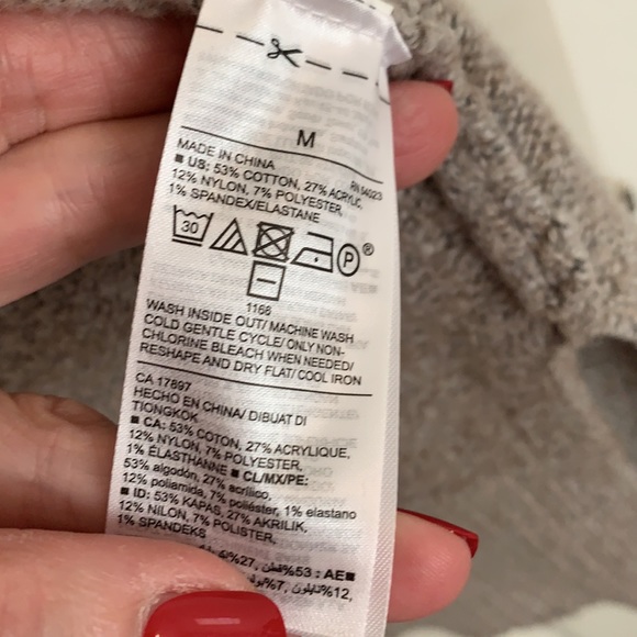 ON coat sweater. - Picture 6 of 9